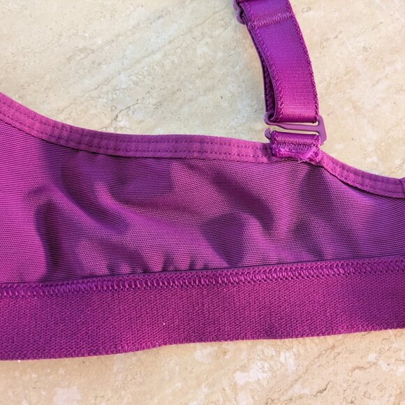 Lulu Lemon Ta Ta Tamer 36C sports bra - Picture 6 of 8